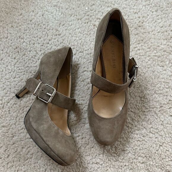 Gianni Bini Green Suede Mary Jane Heels - Picture 5 of 14